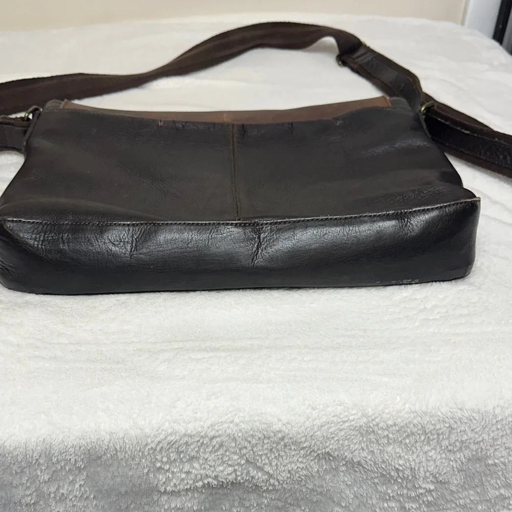 Vintage Bosi Distressed leather messenger Bag